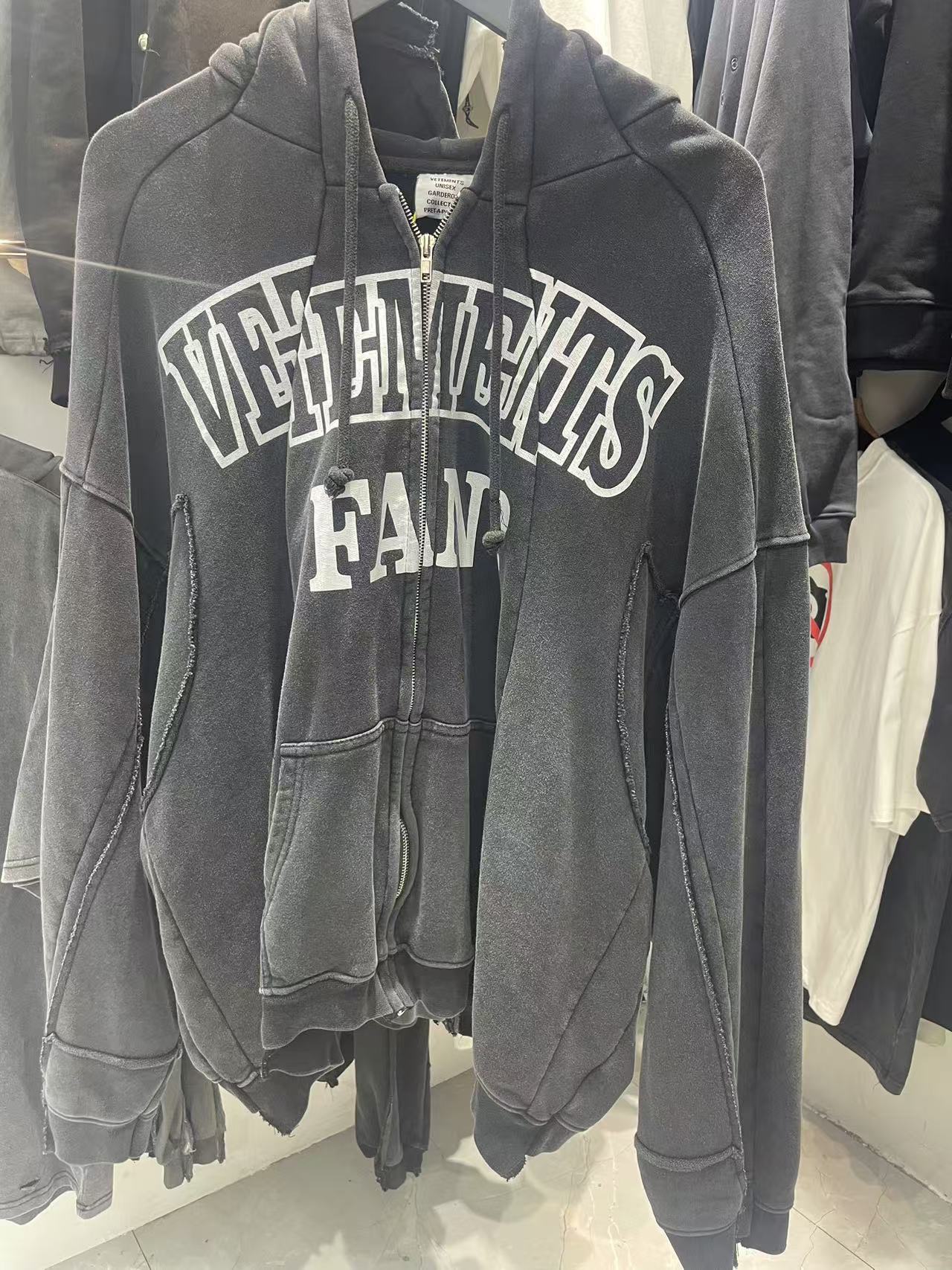 VET*MENTS HOODIES