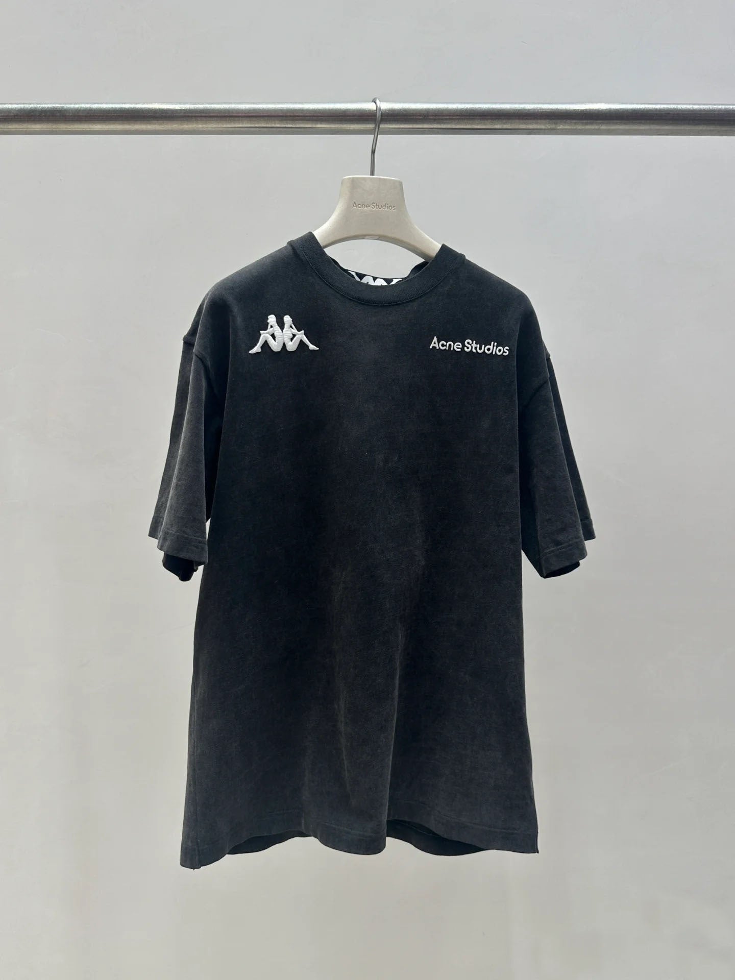 Camiseta AC Deportiva Parches Bordados