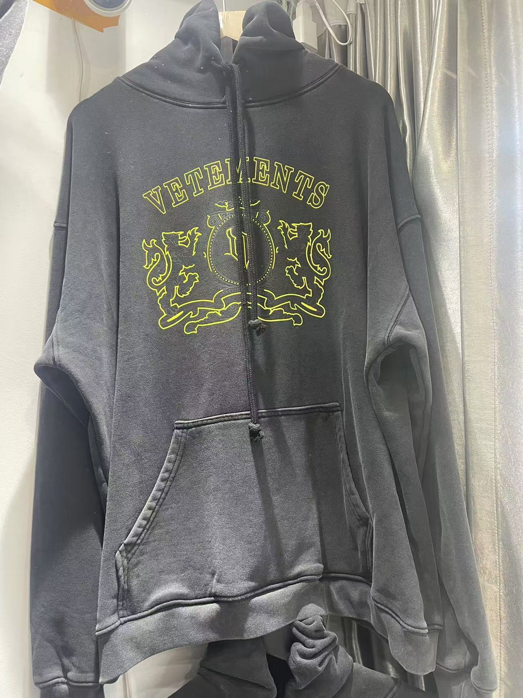 VET*MENTS HOODIES