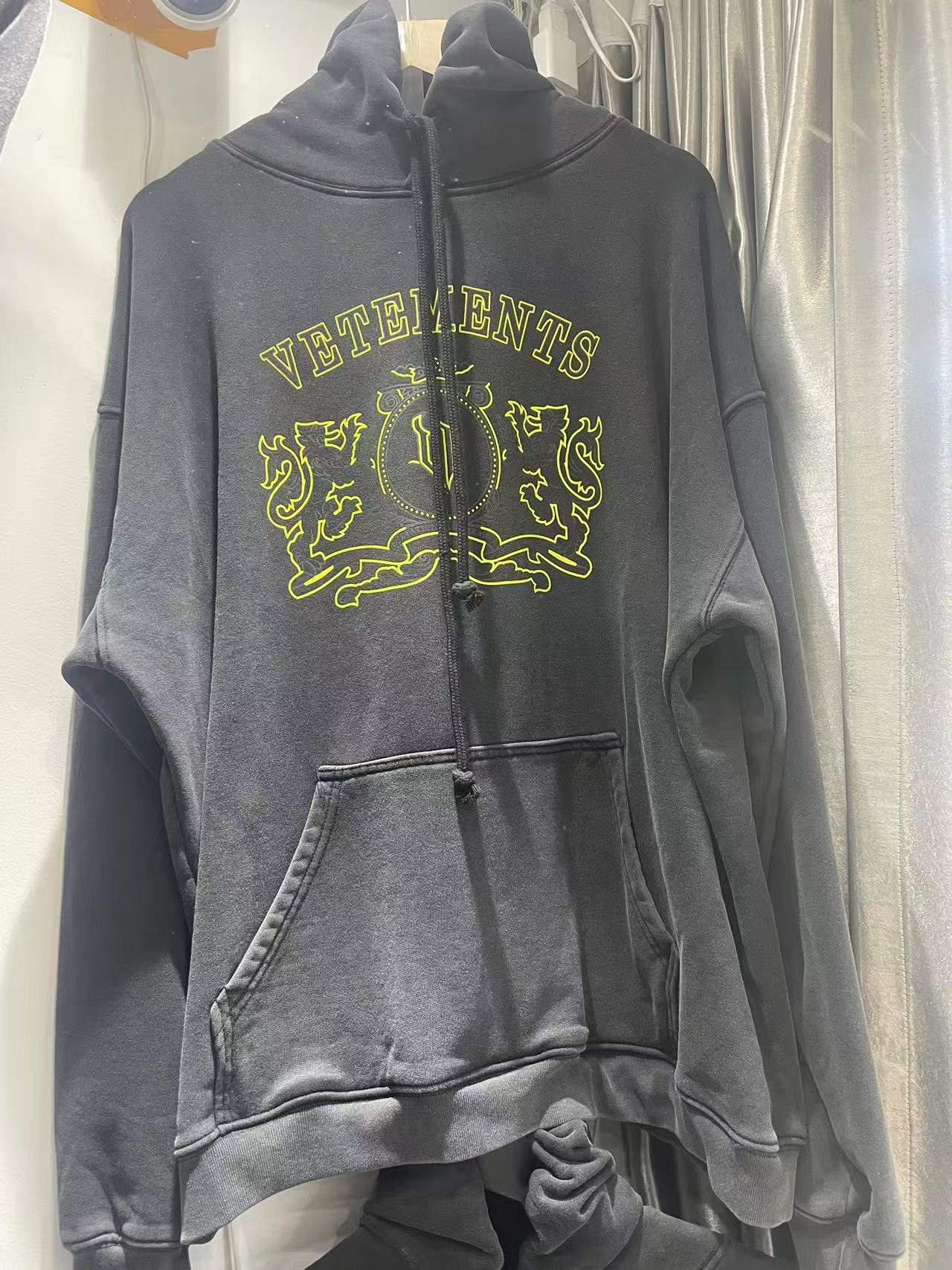VET*MENTS HOODIES