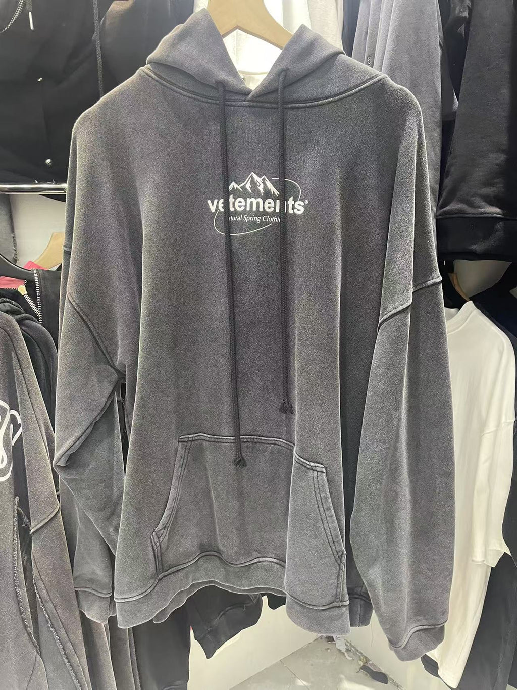VET*MENTS HOODIES