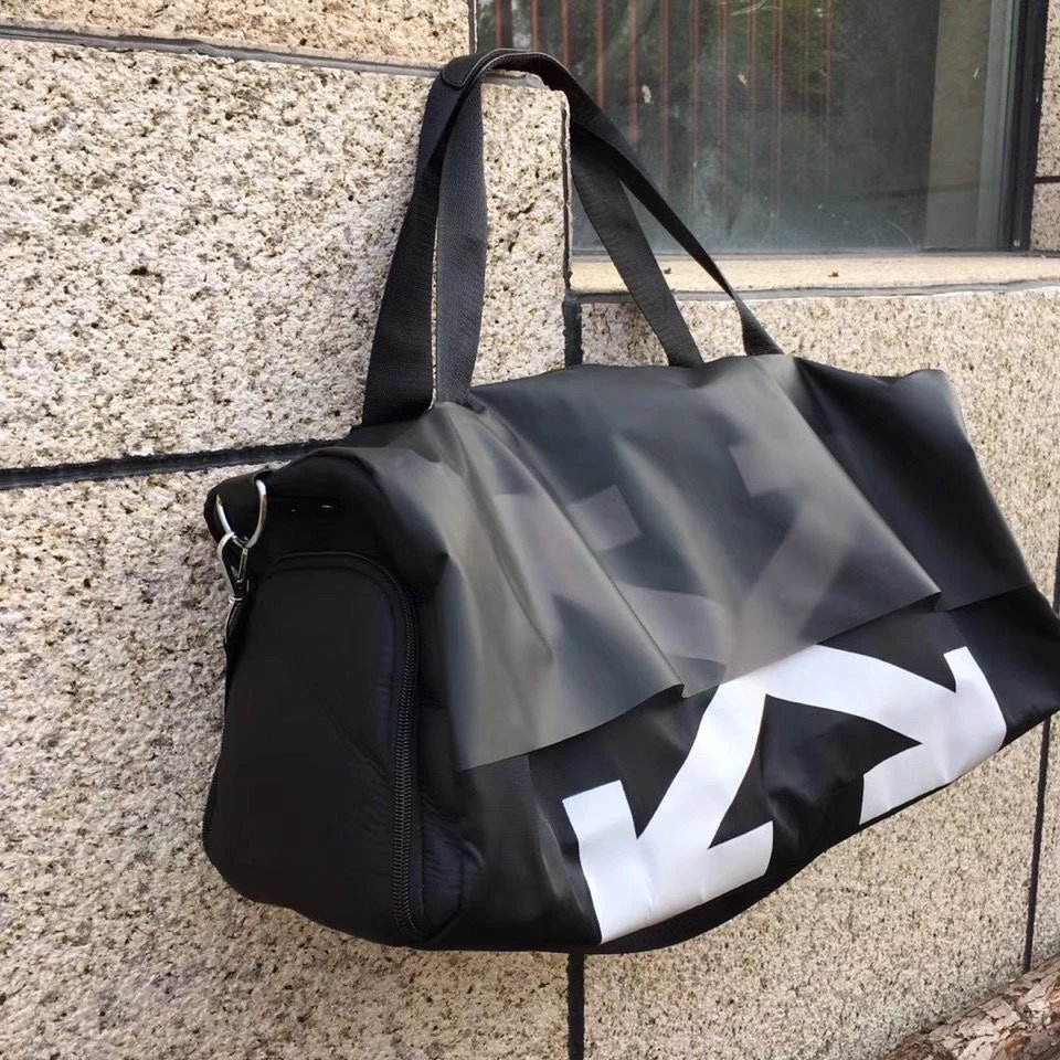 Off White Handbag Large Capacity Crossbody Bag OW Fashionable Arrow Luggage Bag Travel Bag Fitness Handbag Dry and Wet Separate Bag Yoga Bag Backpack Couple Sports Bag Basketball Bag Backpack Trendy Brand Shoulder Bag
