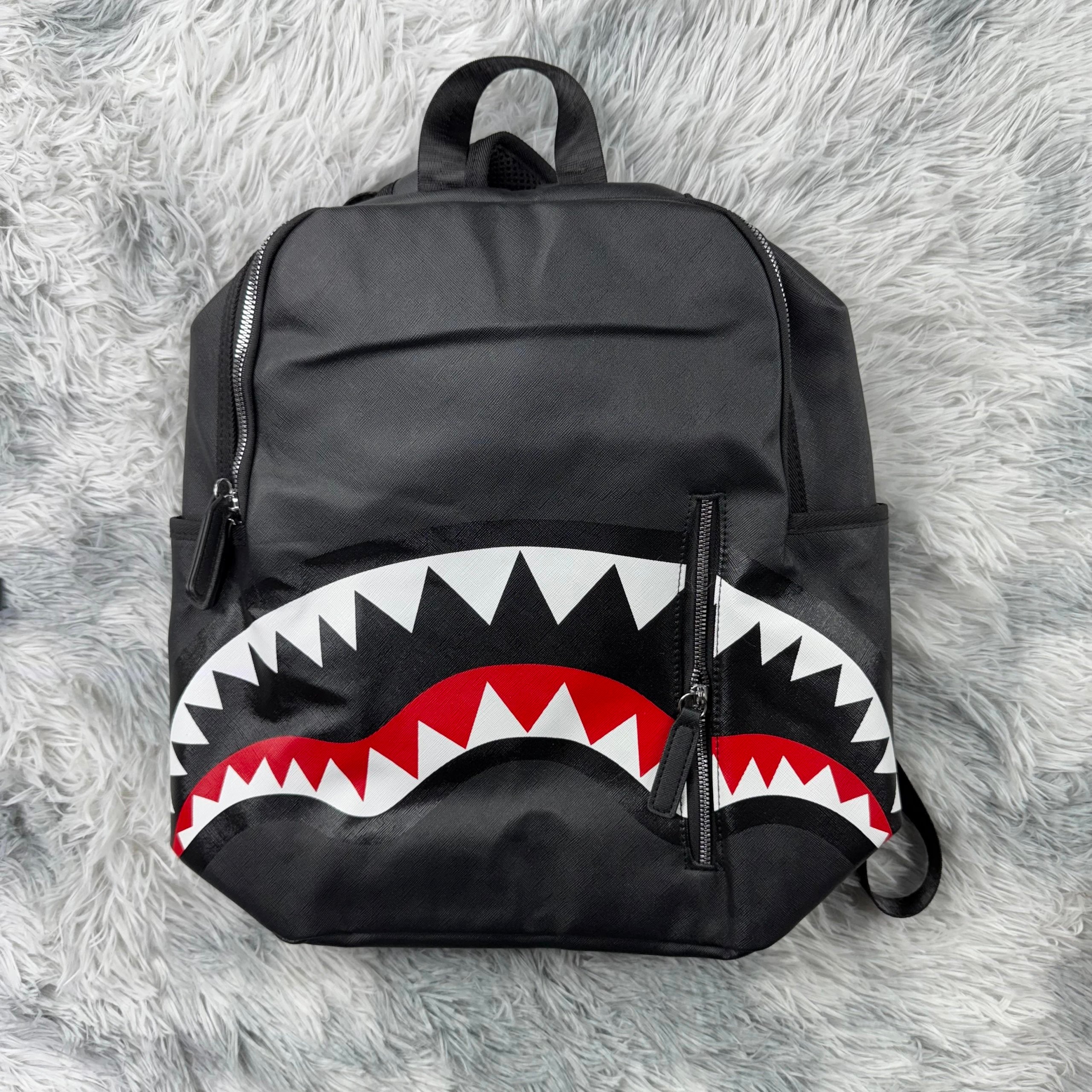 Random distribution of backpacks