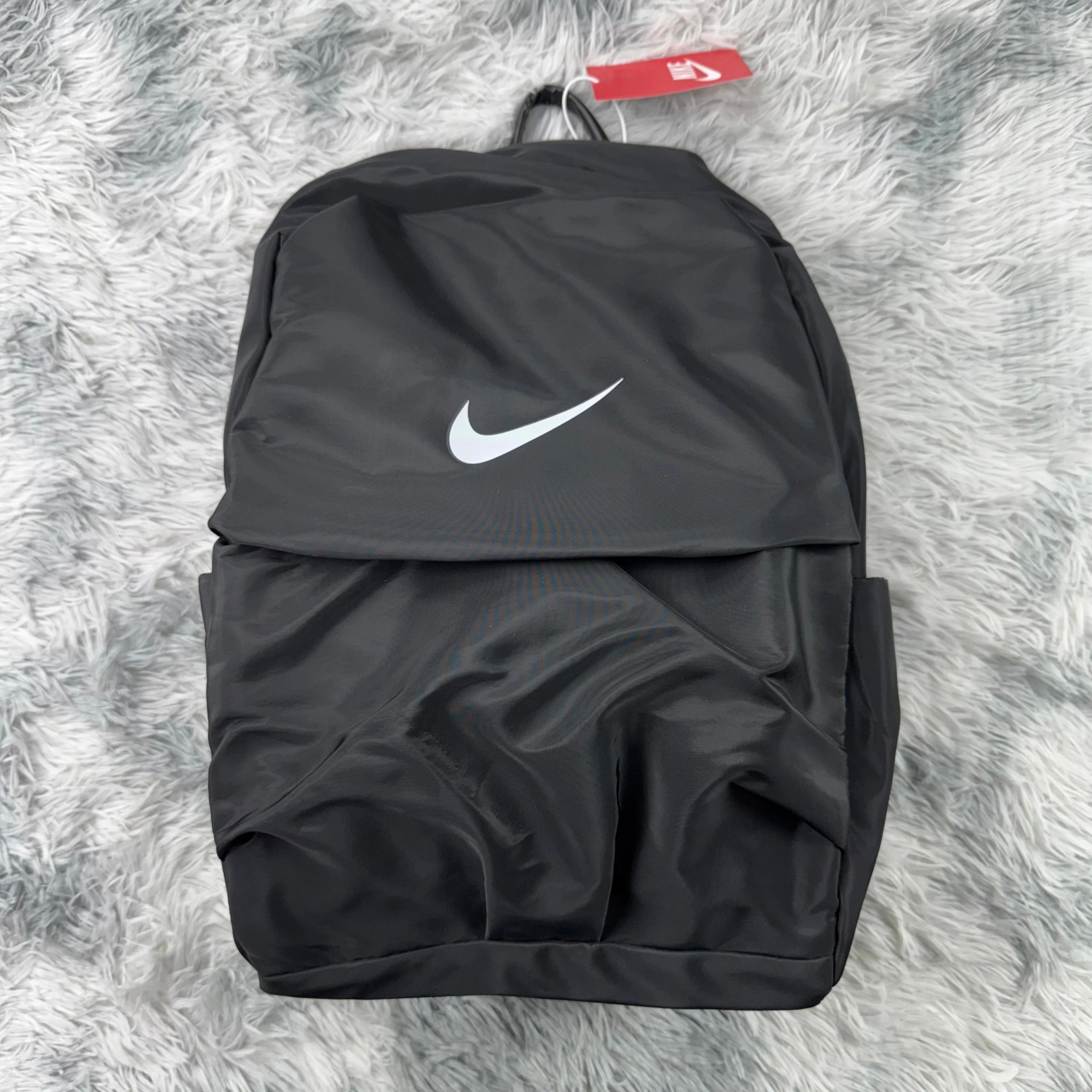 Random distribution of backpacks