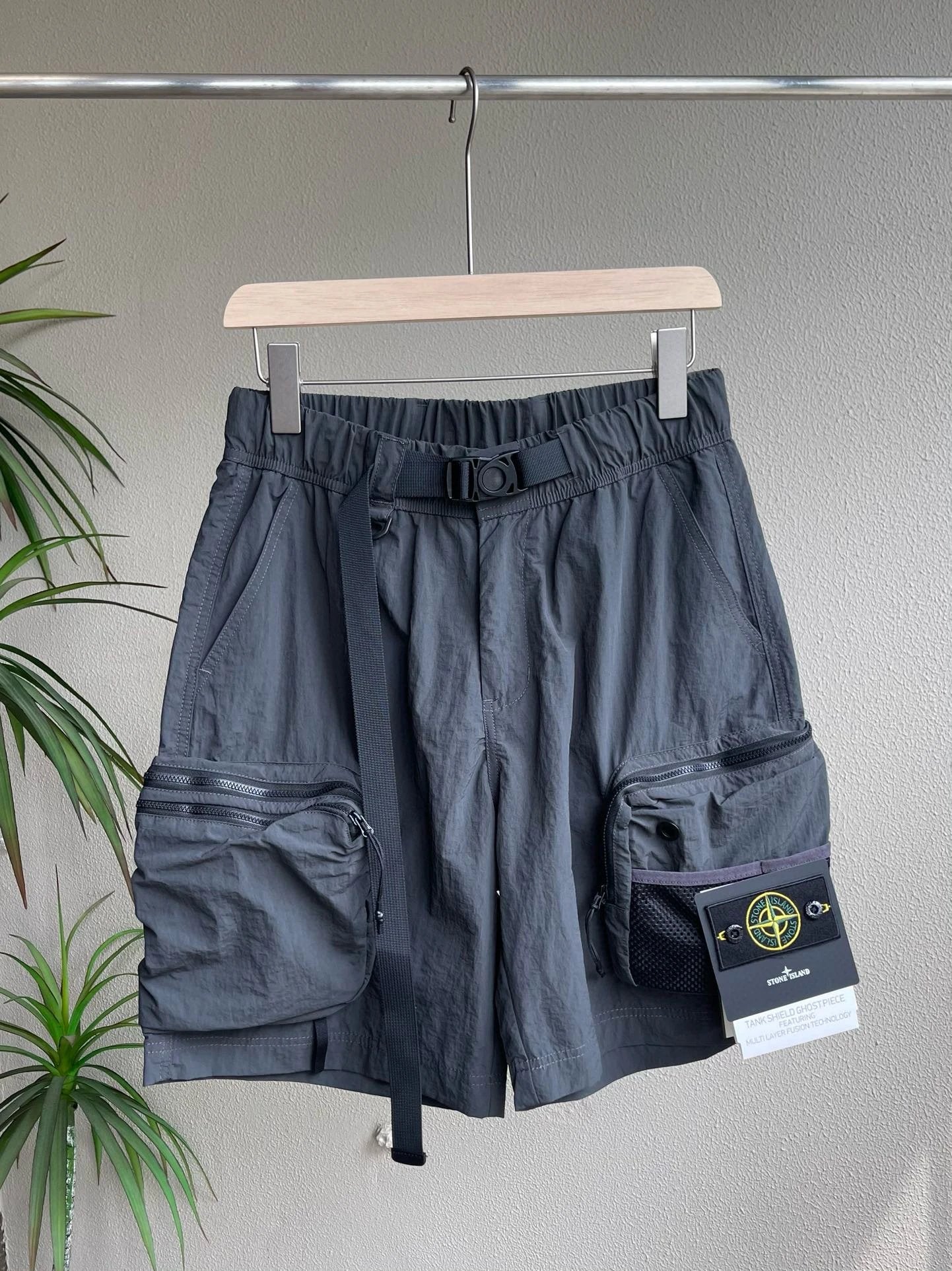 Shorts Cargo Stone Island Premium Imagen secundaria del producto