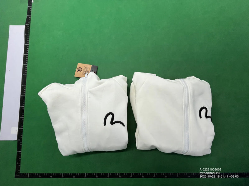EV*SU HOODIE - Image 1