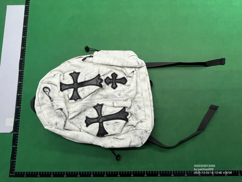 Mochila Crow Heart Teñida con Barro - Diseño Artesanal Único - Image 1