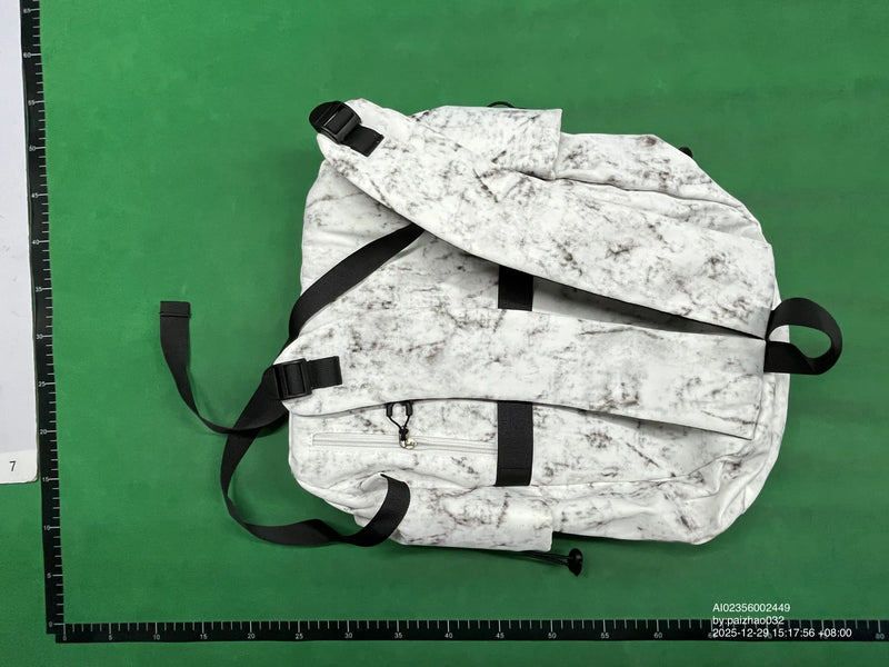 Mochila Crow Heart Teñida con Barro - Diseño Artesanal Único - Image 3