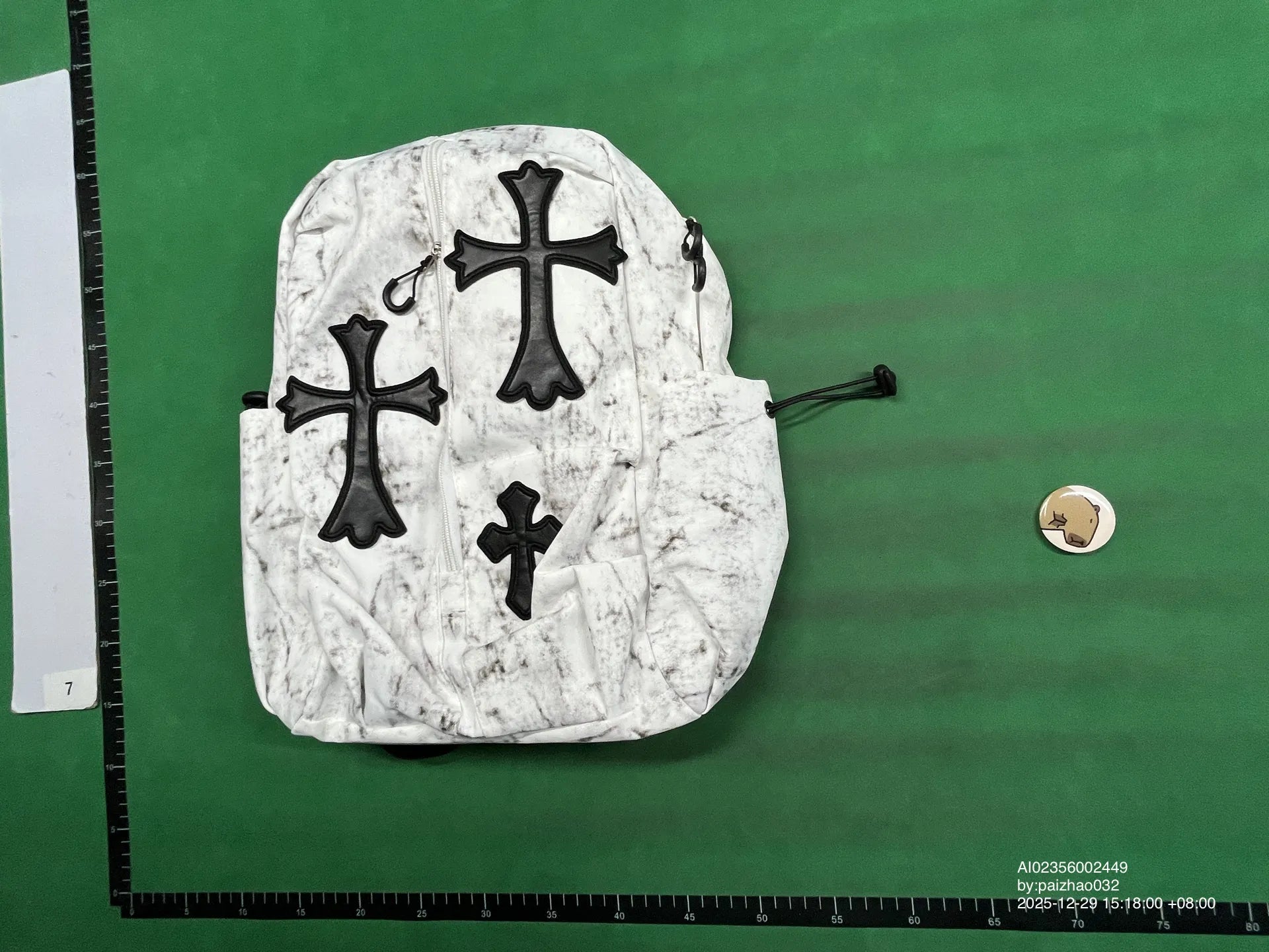 Mochila Crow Heart Teñida con Barro - Diseño Artesanal Único