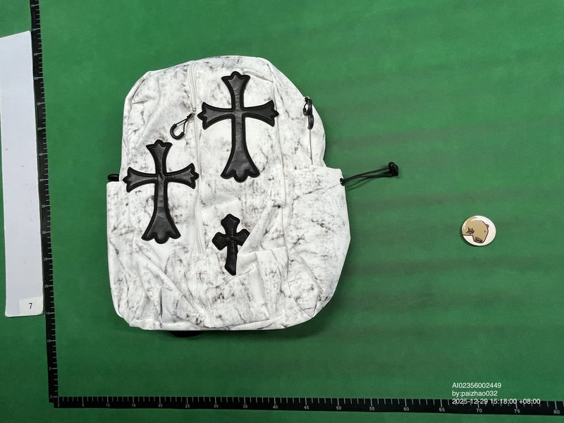 Mochila Crow Heart Teñida con Barro - Diseño Artesanal Único - Image 4