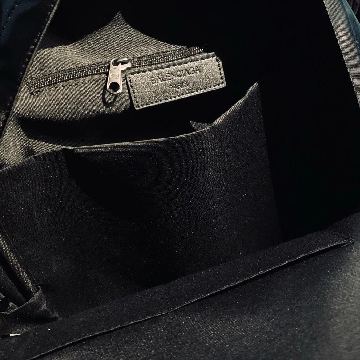 The main push 2024 new fabric backpack